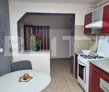 Apartament cu 3 camere, 74 mp, zona Blocuri - Campia Turzii - Fotografie 2