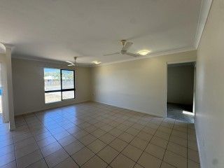 Comfortable Family Home - Photo 5