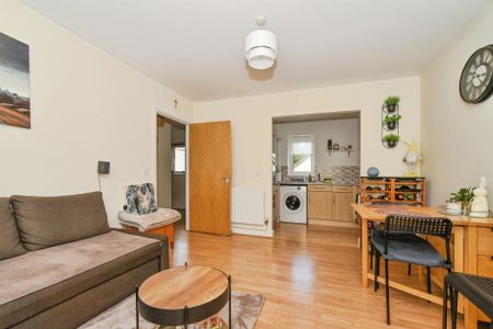 Whitney Street, Swindon - Photo 4