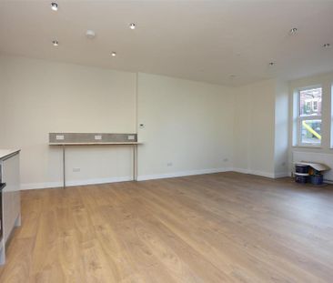 2 bedroom maisonette to rent - Photo 1