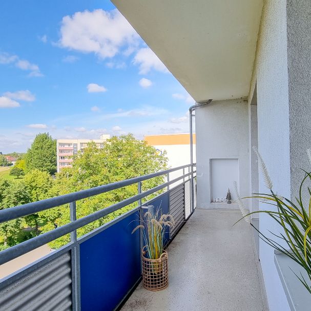 Vom Balkon den Stadtblick genießen. - Foto 1