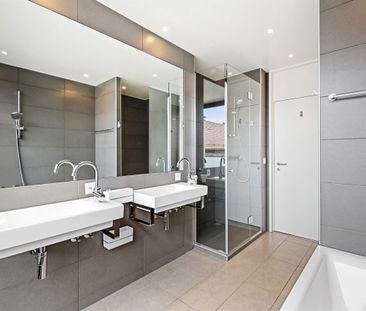 Un logement d'exception avec rooftop au coeur des Eaux-Vives ! - Foto 5