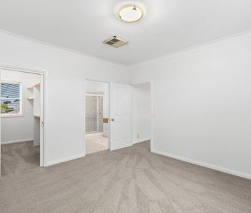 Lovely & Spacious Townhouse - Photo 3