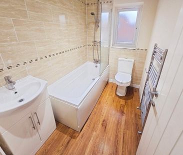 3 bedroom terraced house to rent - Photo 6