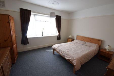 2 Bedroom Flat To Rent in Westbourne - £1,343 pcm Tenancy Info - Photo 4