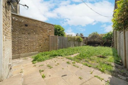 Mortimer Road, NW10, London - Photo 3