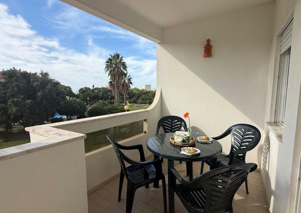 Excelente Apartamento T2 localizado em zona privilegiada de Albufeira.