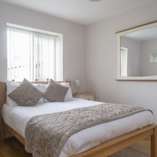 3-bedroom apartment for rent in Docklands South, Dublin - Photo 1