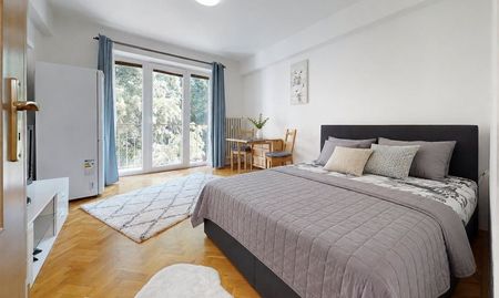 Na prenájom – kompletne zariadená garsónka s balkónom na Hradnom kopci - Photo 4