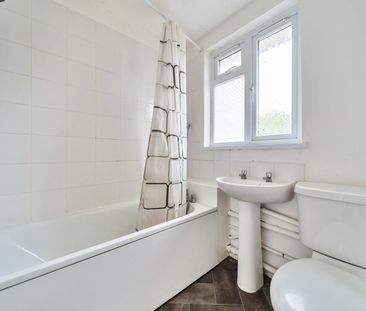 Flat to rent - Crayford High Street, Dartford, DA1 - Photo 6
