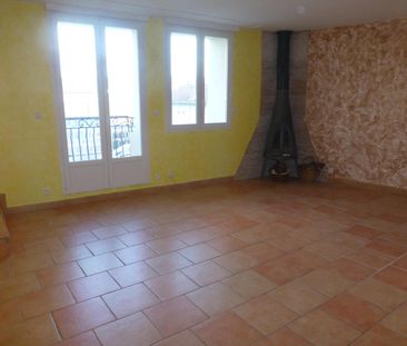 Location Appartement 4 pièces 83m² LABEGUDE 07200 - Photo 1