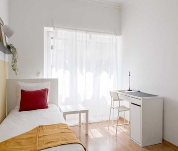 Largo Manuel Emídio da Silva, Lisbon, Lisbon 1500-415 - Photo 2