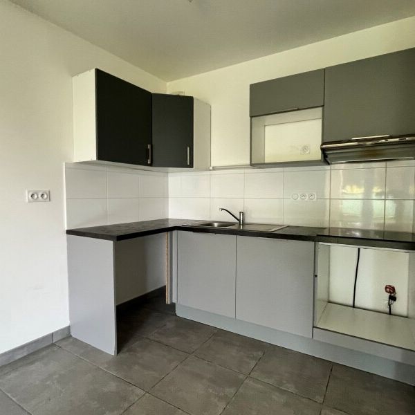 Location Appartement 3 pièces 65m² AMBARES ET LAGRAVE 33440 - Photo 1