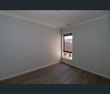 9 Yosemite Street, Truganina, Vic 3029 - Photo 4
