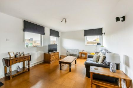 2 bedroom end of terrace house to rent - Photo 3