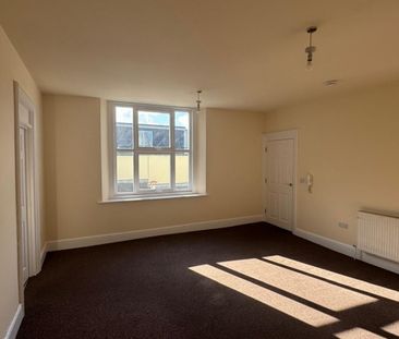 4 bedroom flat to let - Photo 4