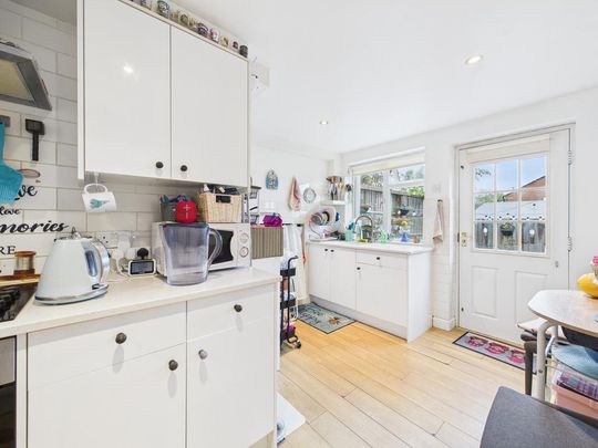 1 bedroom flat to rent - Photo 1