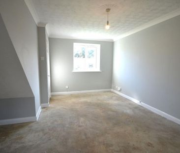 2 bedroom semi-detached house to rent - Photo 4