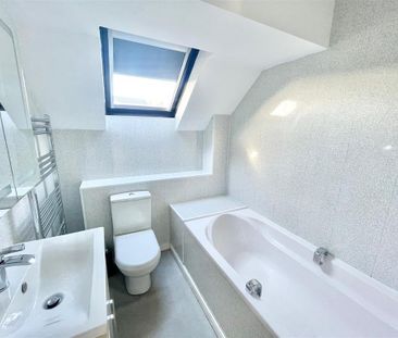 4 bedroom detached house to rent - Photo 6