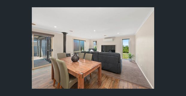 3 BEDROOM HOME WITH GREAT SHED, GARDENS & ENTERTAINING - Photo 1