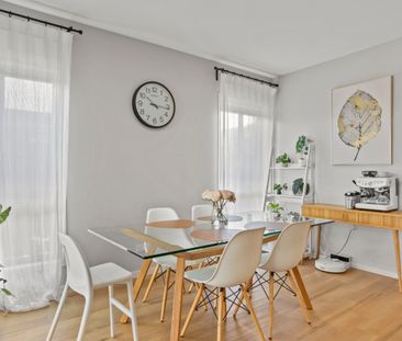 Modern Elegance Meets Comfort - Photo 4