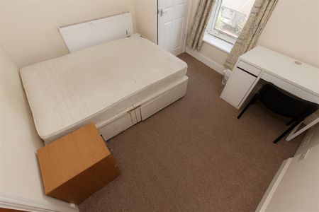 Room For Rent Laura Street, Pontypridd - Photo 4