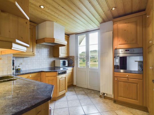 Charming 4.5-room duplex with balcony in Enggistein - Foto 1