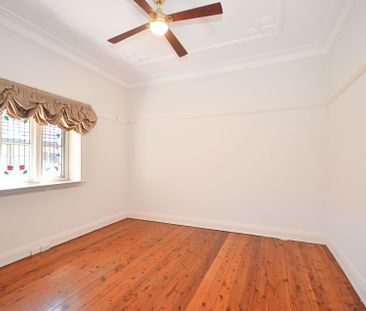 Beautiful Family Home!! - Photo 6