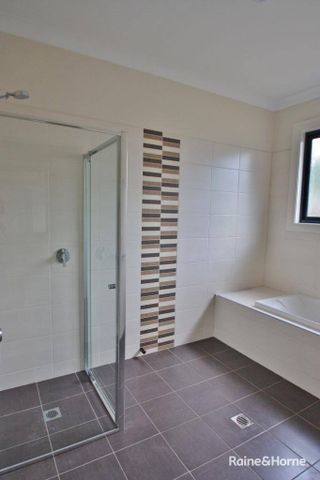 BEAUTIFUL HOME IN CENTRAL WAGGA - Photo 5