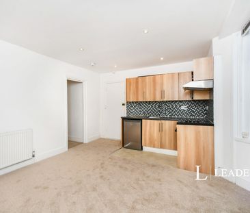 2 bedroom apartment to rent Crescent Place, Brighton, East Sussex, BN2 - Photo 2