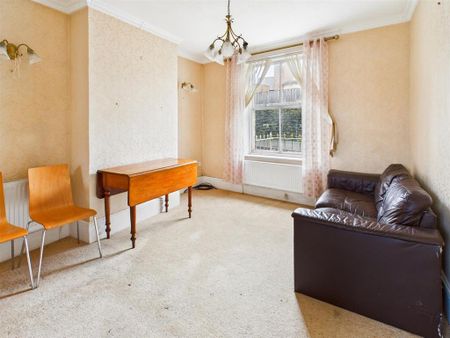 3 bedroom terraced house to rent - Photo 2