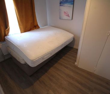 6 bedroom semi-detached house to rent - Photo 6