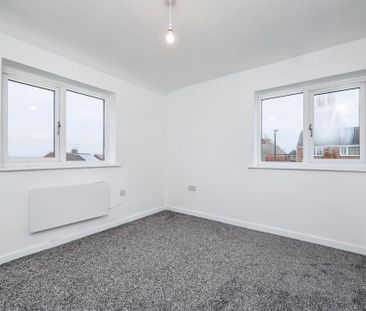 3 bedroom end of terrace house to rent - Photo 3
