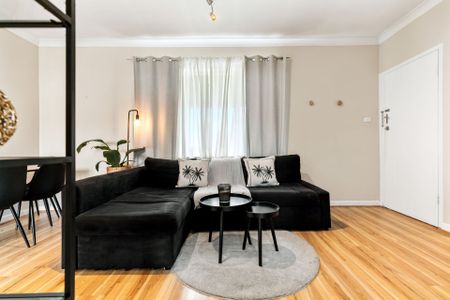 1 bedroom furnished unit in brilliant location - Photo 5