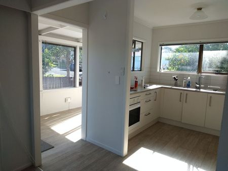 Sunny two bedroom unit, great location. - Photo 3