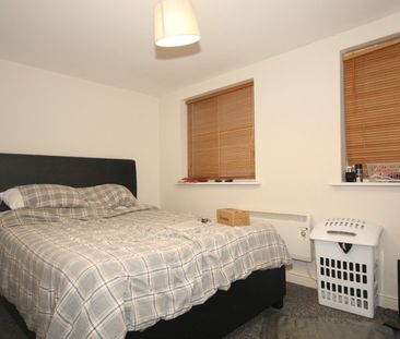 Ashdown Close, Woking - Photo 2