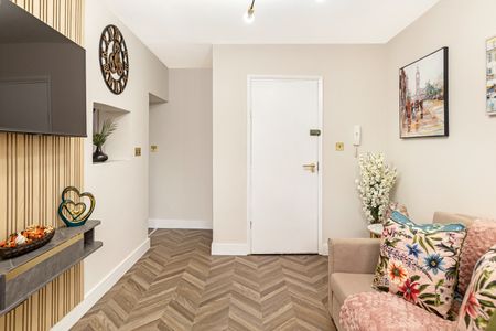 1 Bed Flat, St. Ann's Road, N15 - Photo 2