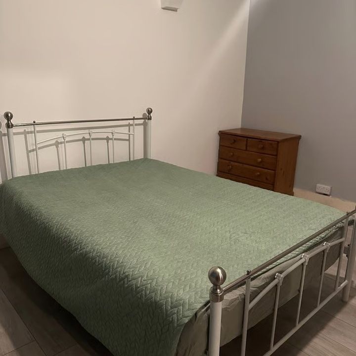 Room in a Shared House, Eastern Avenue, IG4 - Photo 1