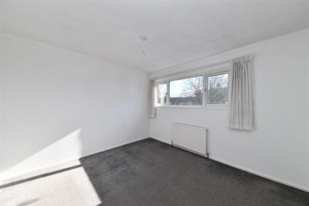 4 bedroom terraced house to rent - Photo 5