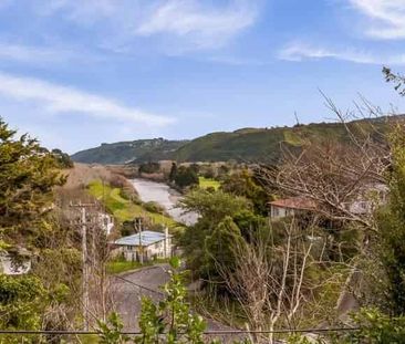 Stokes Valley 3 Bedrooms - Photo 2