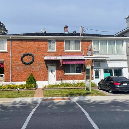 3585 Boul. du Souvenir Laval (Chomedey), QC H7V - Photo 4