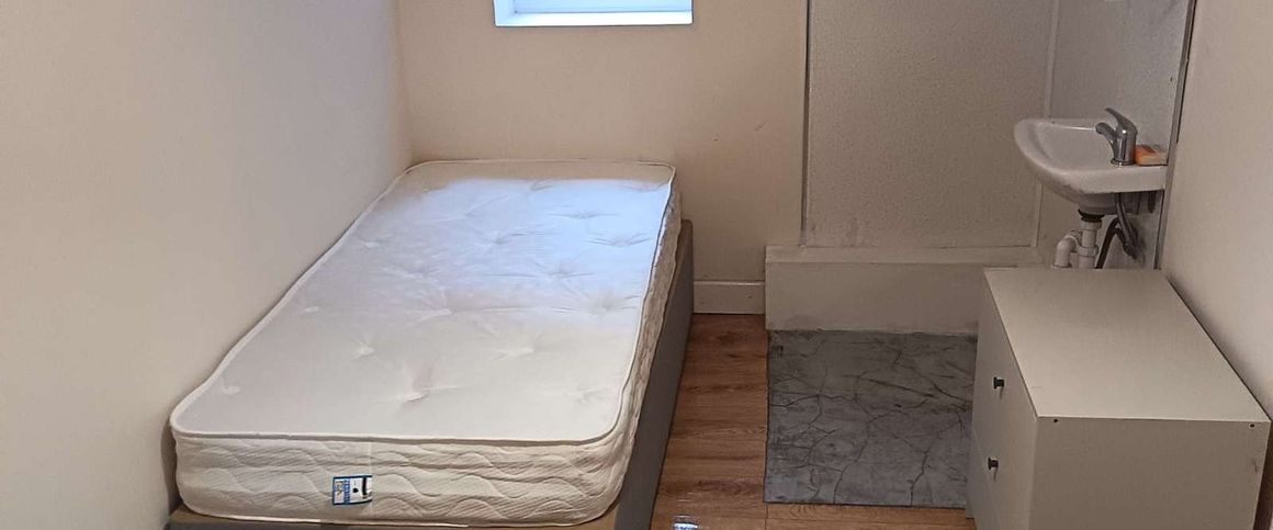 Ipswich Road Room 2 - Photo 1