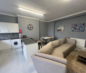 7 Bed End Terrace, Cave Street, BS2 - Photo 1