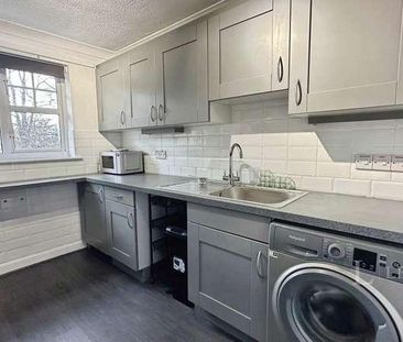 Queens Court, Knights Field, Luton, Bedfordshire, LU2 - Photo 6