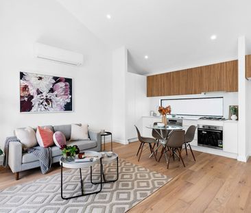Modern Living in Prime Yarraville Location - Photo 2