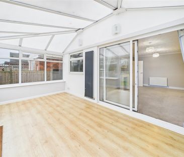 3 bedroom Semi-detached house to rent - Photo 3