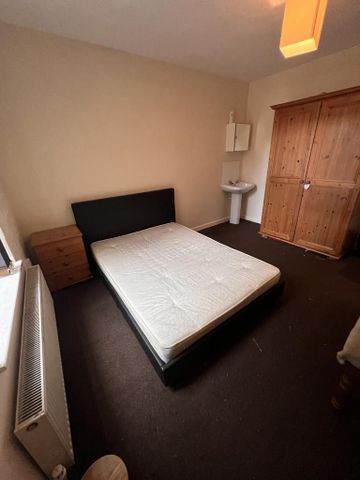 6 bedroom terraced house to rent - Photo 5