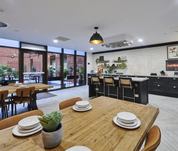 1 bedroom in a flat share to rent - Photo 5
