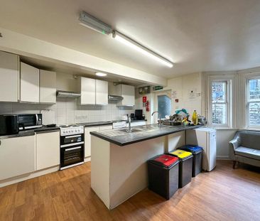 1 bedroom in a house share to rent - Photo 5