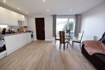 3 bedroom House in Holborn View, Leeds - Photo 1